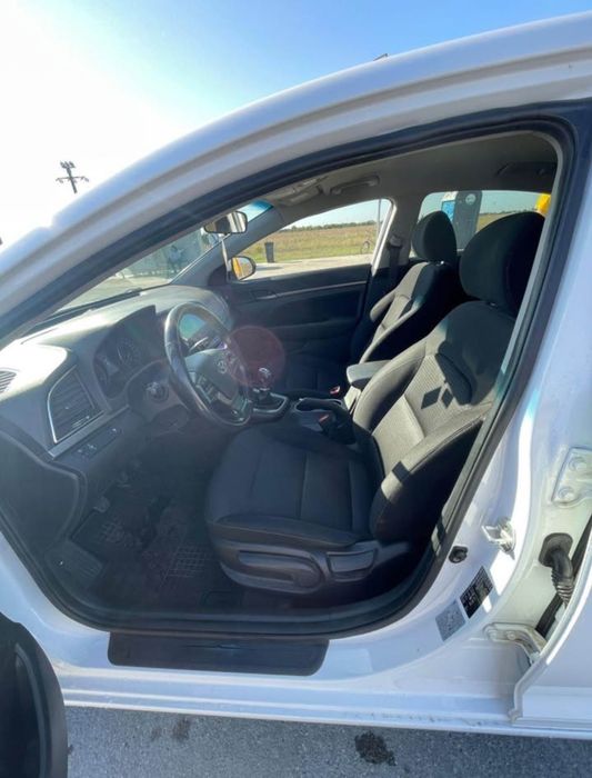 Hyundai Elantra  127k km reali!