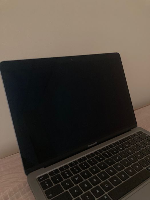 Macbook Air M1 2020 8GB RAM 256GB SSD