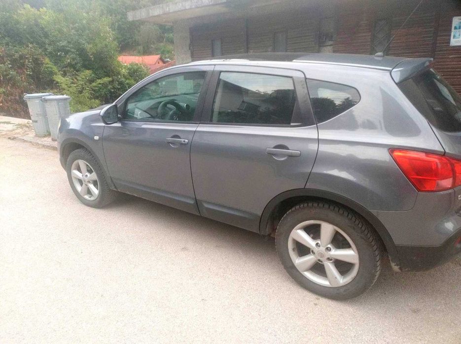 Продавам лек автомобил NISSAN QASHQAI 1. 6i + газ,  джип 2009г