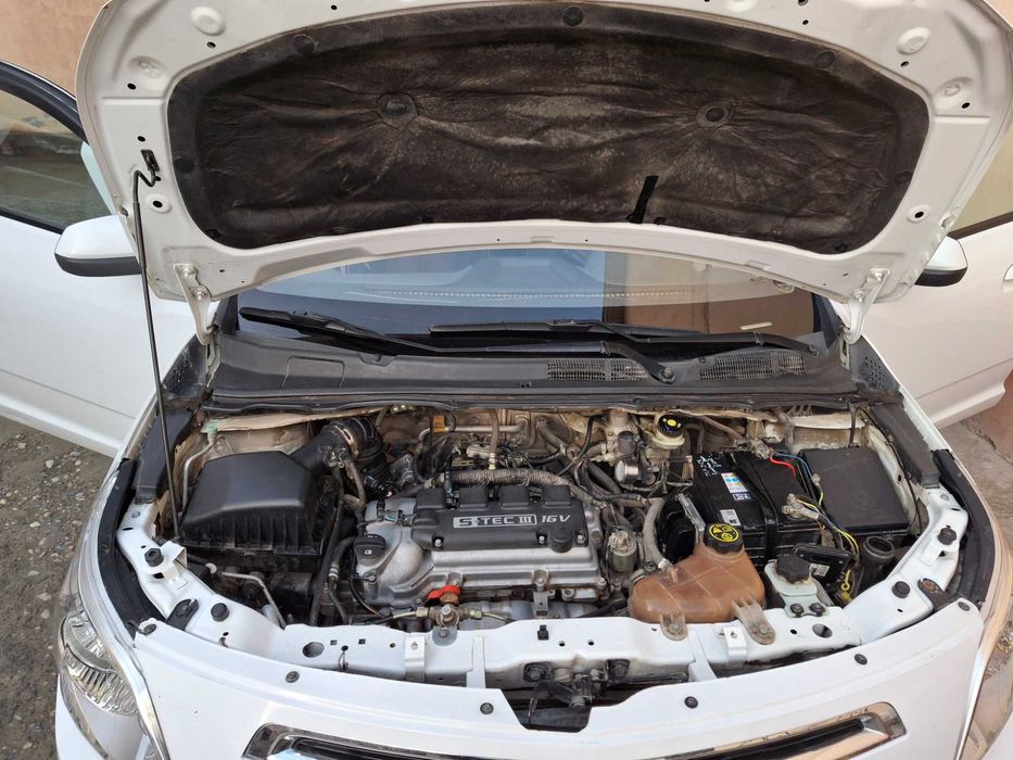 Cobalt moshinasi sotiladi