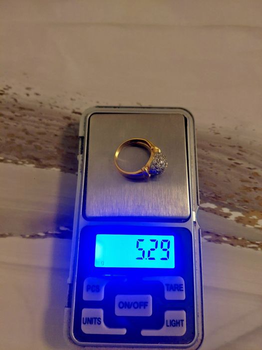 Златен пръстен ..