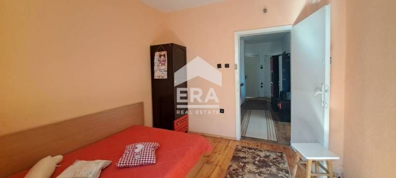 ЕКСКЛУЗИВНО! Етаж от къща заедно с тавански етаж!