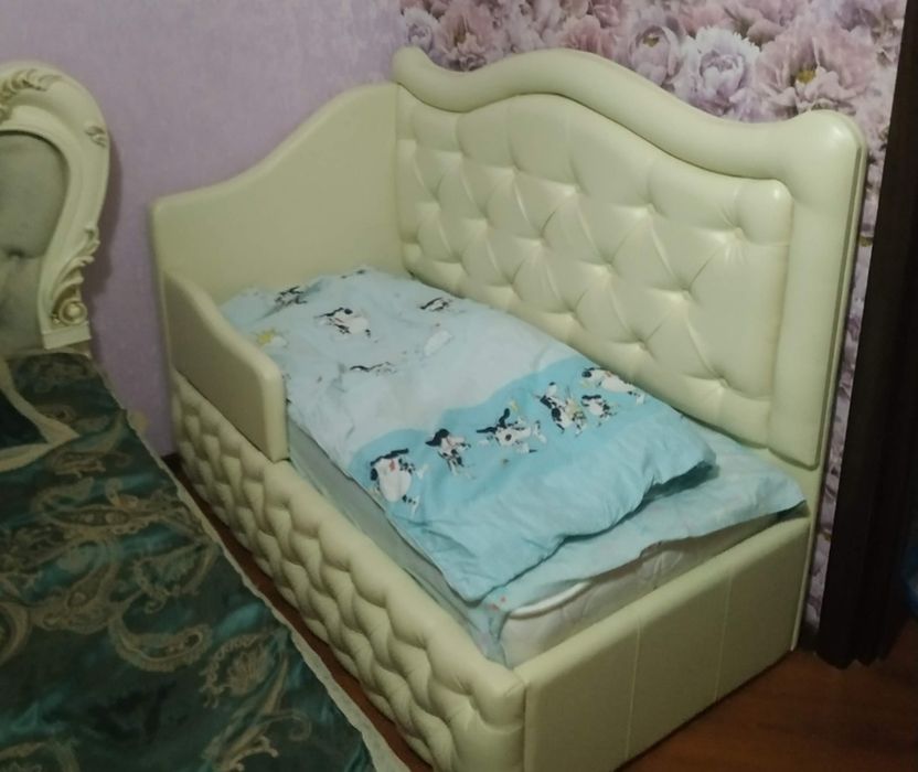 Детская кровать , кровать с матрасом