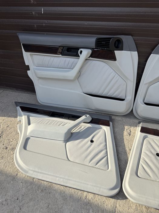 Белый Кожанный Салон на BMW e34 (Универсал)