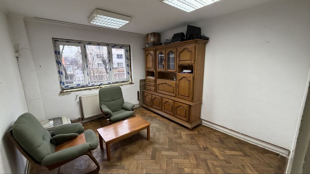 Inchiriez apt. 2 camere (in renovare) catre firma - parter - 420 Euro