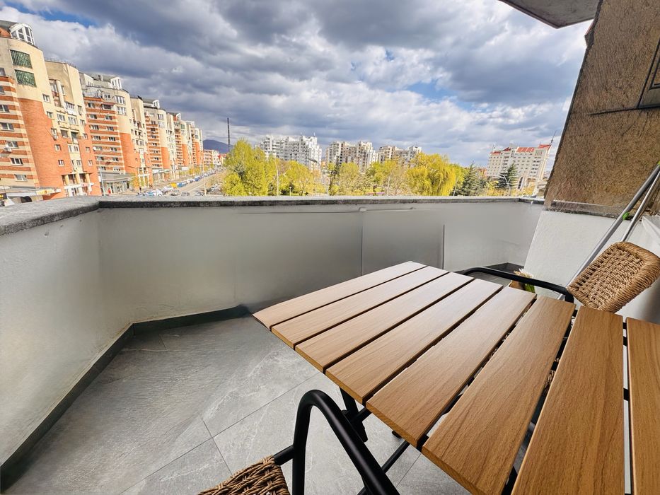 Ap cu 1 cameră, terasă spre Parcul Mara, prima inchiriere