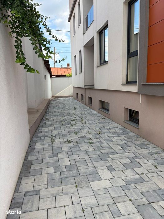 De Vanzare Apartament 4 Camere -Ideal Birouri