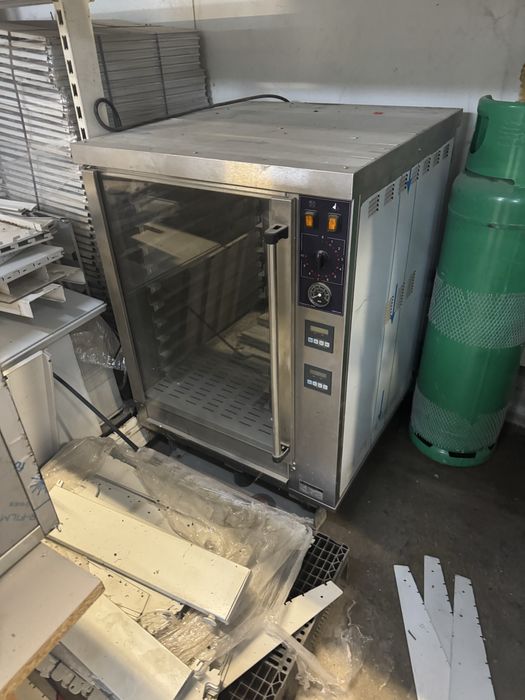 Cuptor electric cu convectie