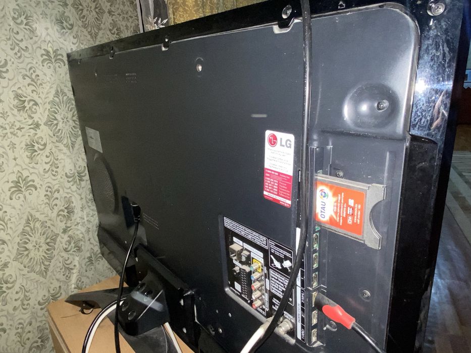 Продам телефизор битый