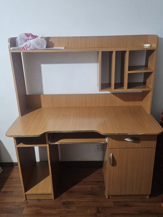Продаётся компютерный стол