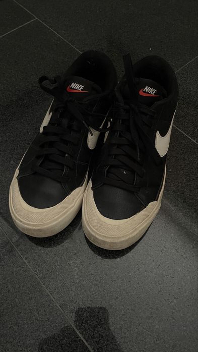 Маратонки Nike.