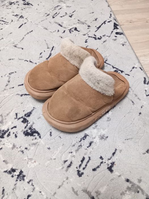 Vând ghete ugg îmblănite și calduroase