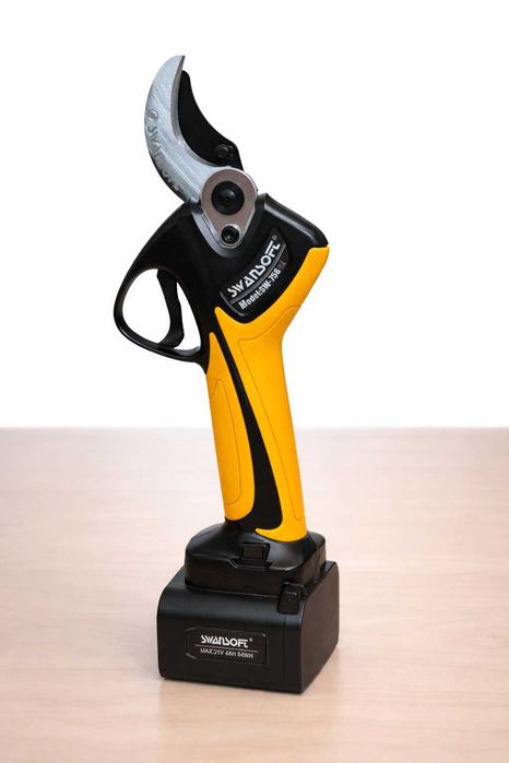 Foarfecă electrică profesională SWANSOFTSW-758 – vie, pomi, premium