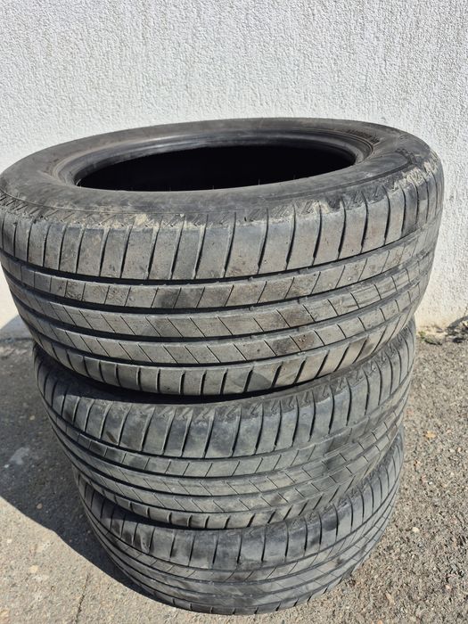Vand 3 Anvelope BRIDGESTONE ,dimensiunea 235/55/17,99w,TURANZA,T005