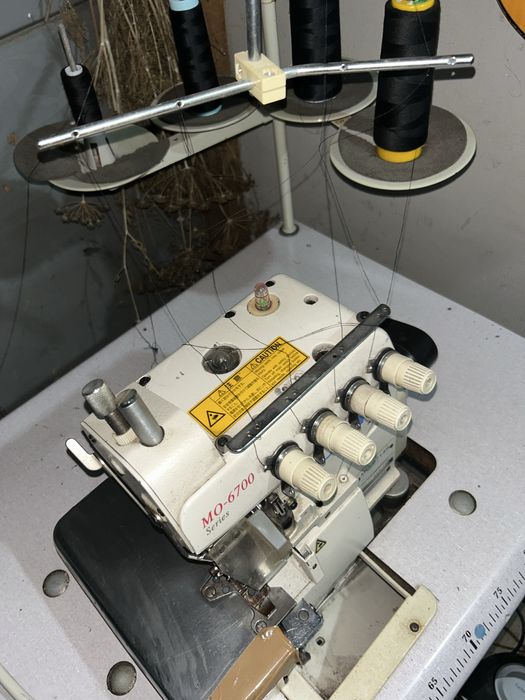 Masina de cusut JUKI MO 6700