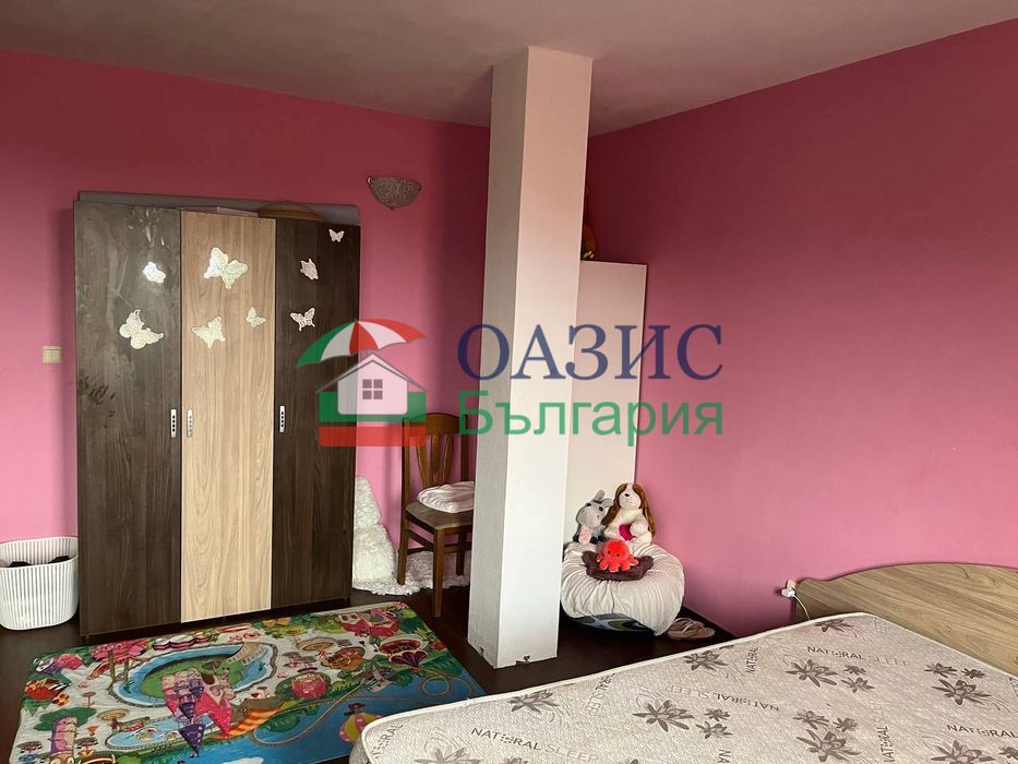 3-етажна къща с ресторант в центъра на Кошарица,1200кв.м,845 000 евро,