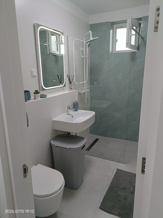 Vand apartament str aviatarilor 2 camere etajul 4