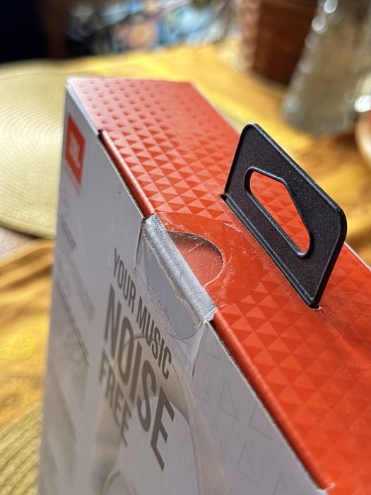 JBL Tune 670NC ANC Шумоизолиращи