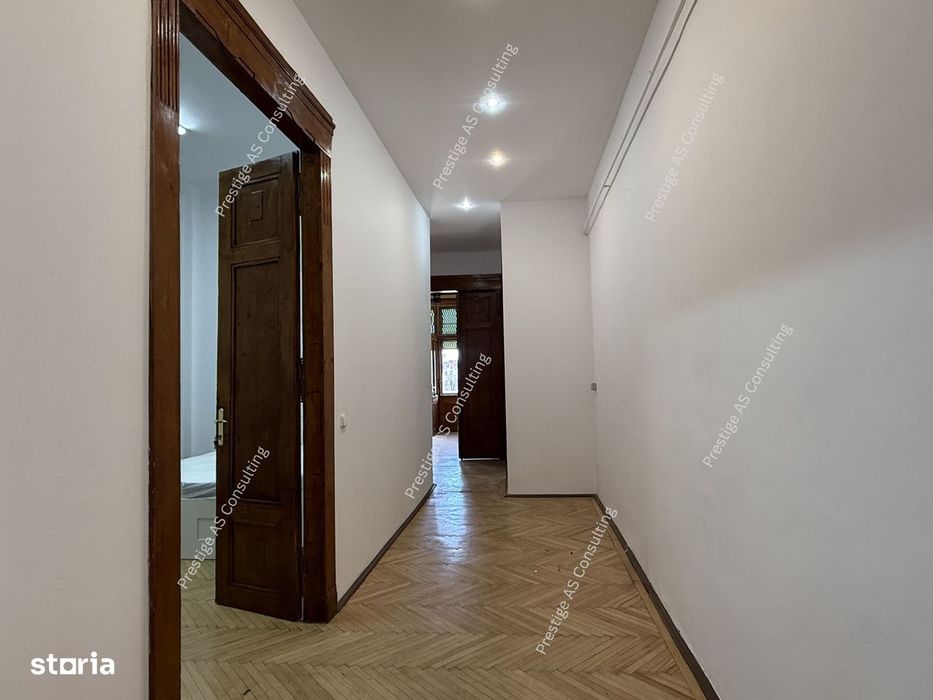 Apartament Patrimonial 150 mp | Balcon cu vedere directa spre Piata Vi
