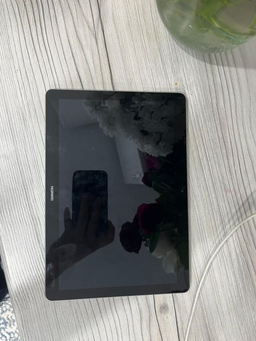 Продам планшет Huawei