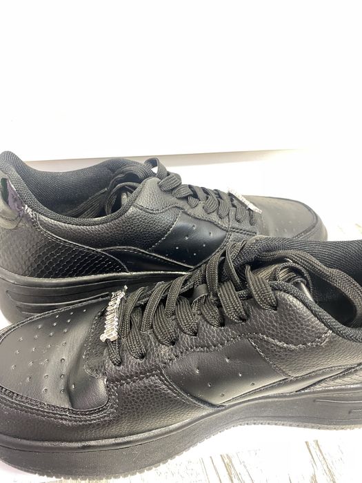 Adidasi bershka aproape noi 39