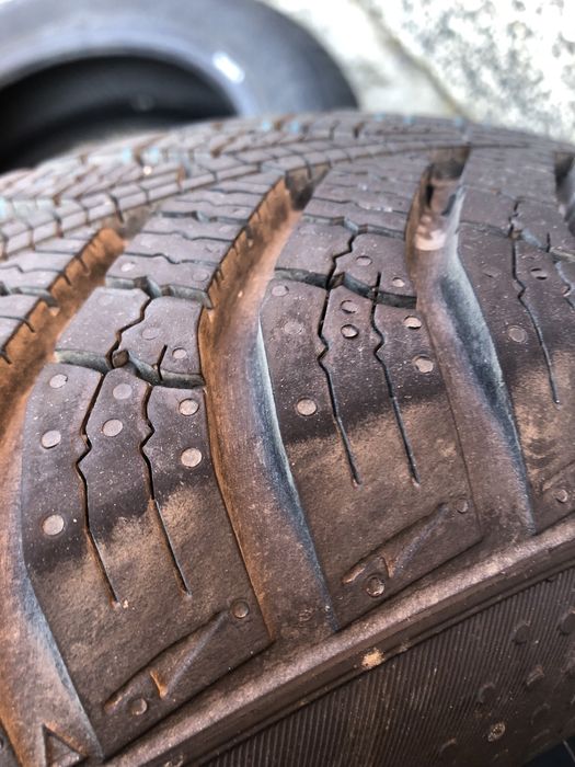 Продавам 2 бр 13” нови всесезонни гуми Kumho