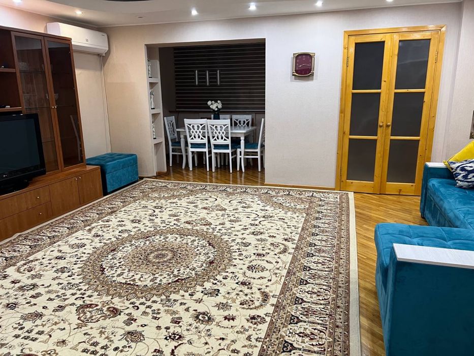 Сдаётся суточная квартира 4комнатная своя чистоя все есть не обходимоя