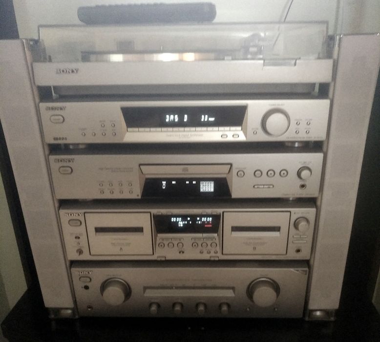 Пет-компонентна система SONY