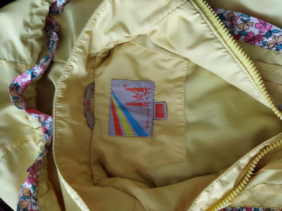 Плащ на девочку.