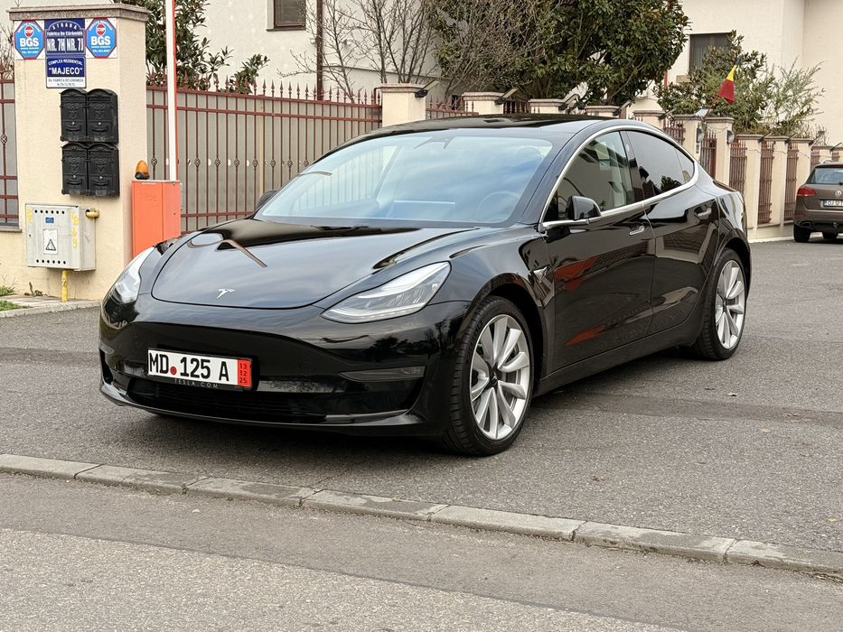 Tesla Model 3 - Dual Motor - 2019 pilot avansat platit.