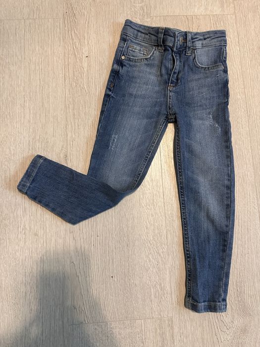 Lot haine fetita, 3-4 ani