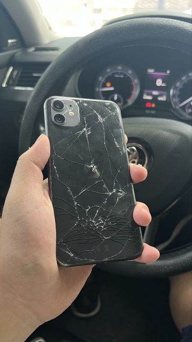 Продам Iphone 11