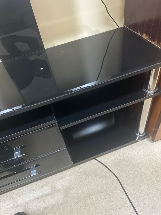 Televizor 32 talik, smart emas, padstavkasi bilan