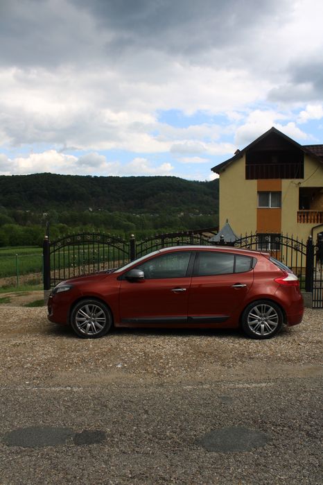 Vând Megane 3 hatchback