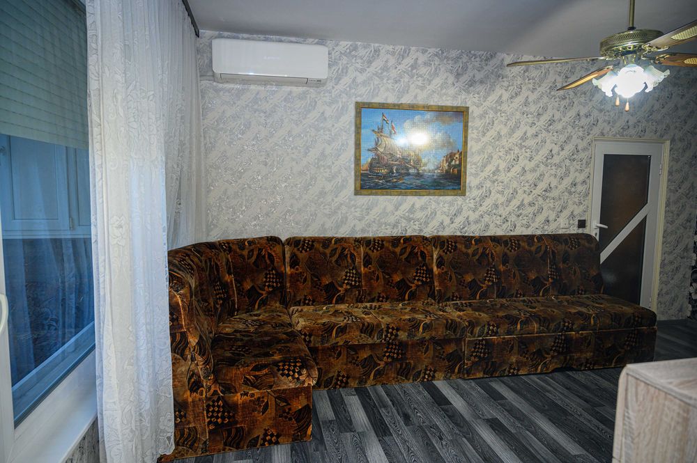 Продава се Двустаен апартамент в Шумен, Тракия - 58 кв.м за 1587 €/кв.м - Снимка #3