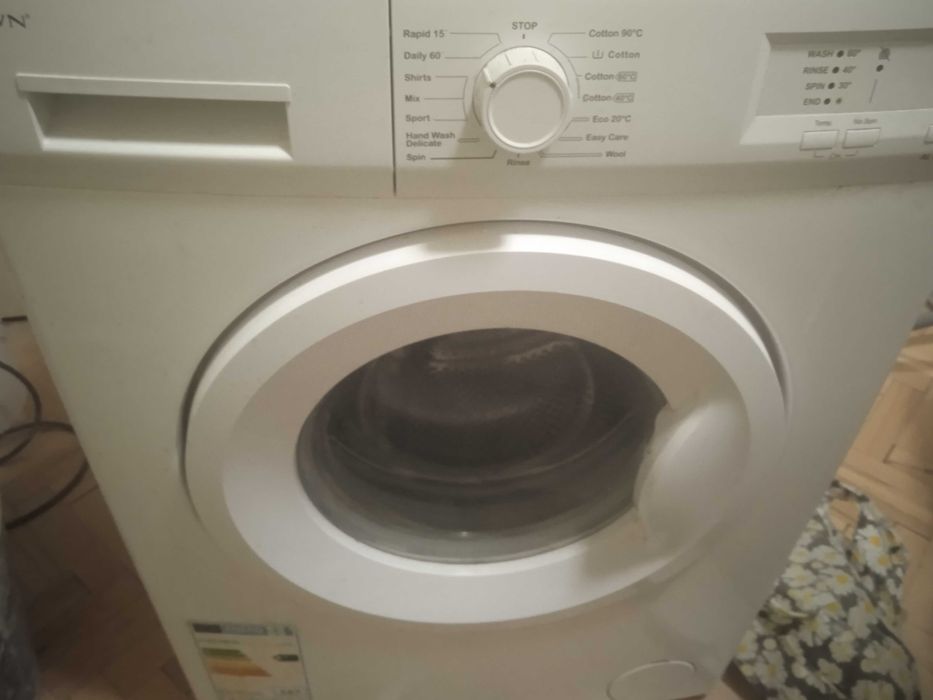 Пералня Crown работеща.