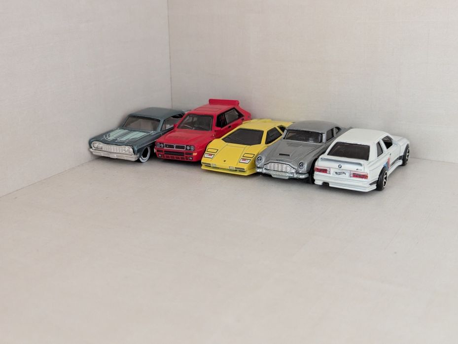 Hotwheels premium