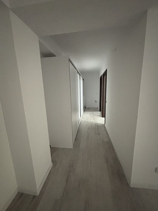 Inchiriere aparament + parcare