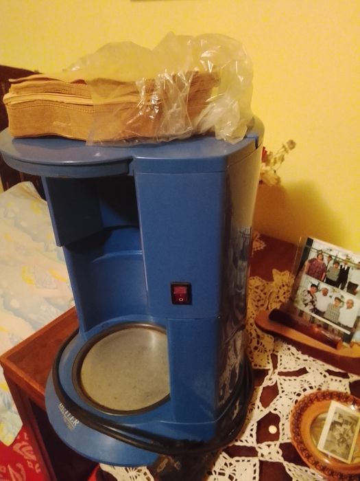 Se vinde aparat de făcut cafea și ceai