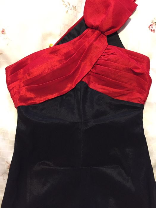 Rochie revelion Scurta din tafta, negru rosu eleganta, cu spatele gol