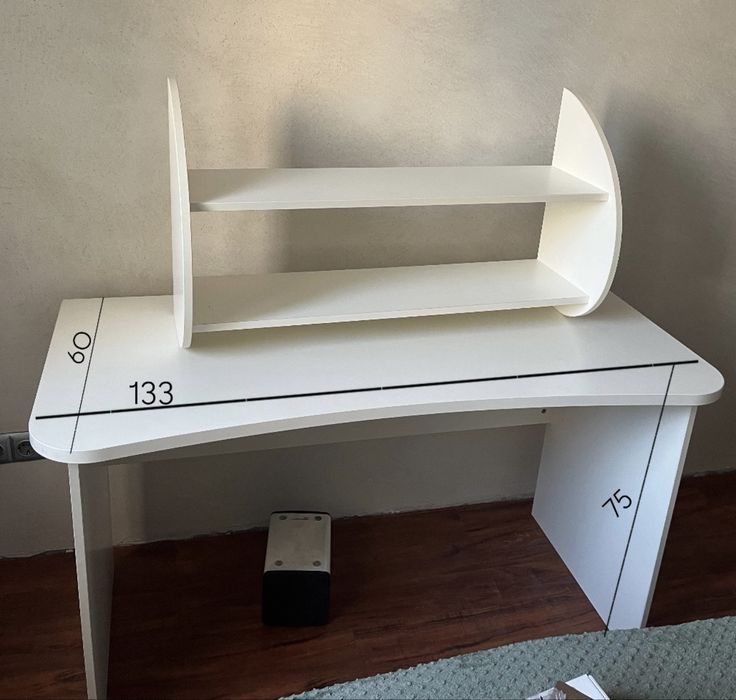 Продам стол и полку