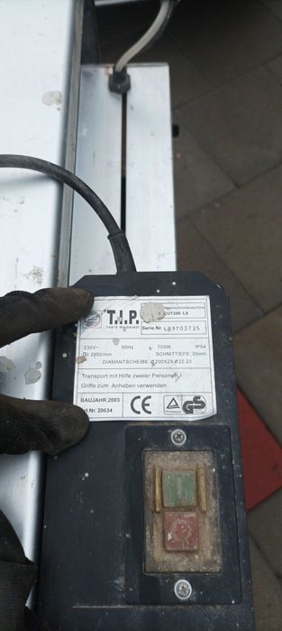 Mașina de tăiat gresia pe apă