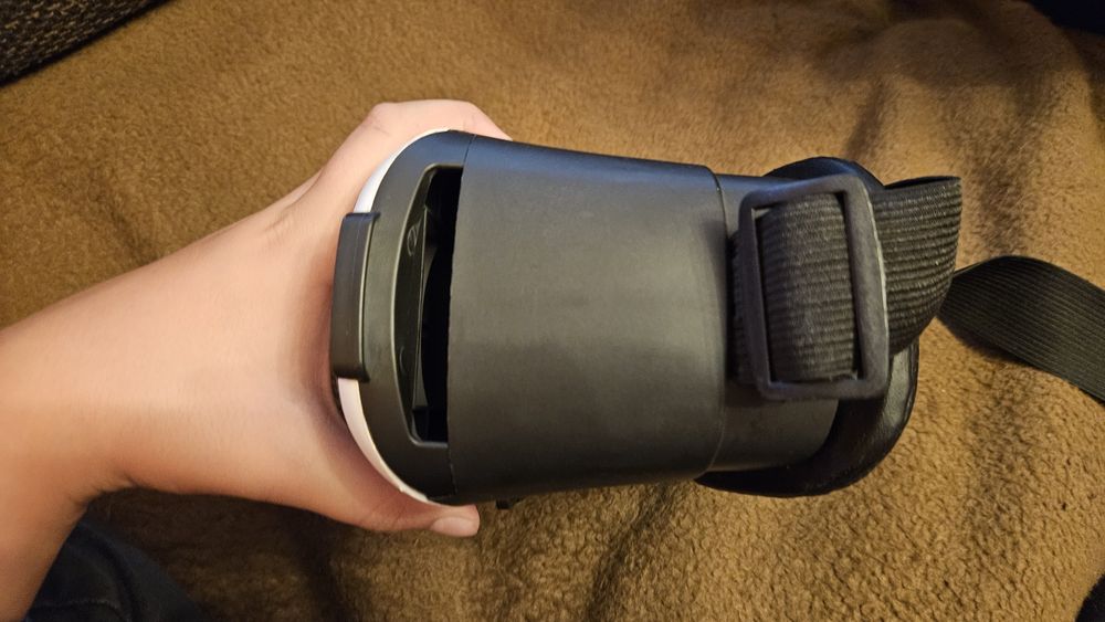 Adaptor pentru telefoane VR
