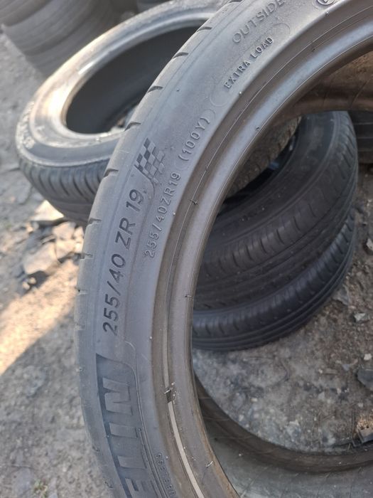 Vand 1 sau 2 anvelope 255 40 19 michelin bune de vara