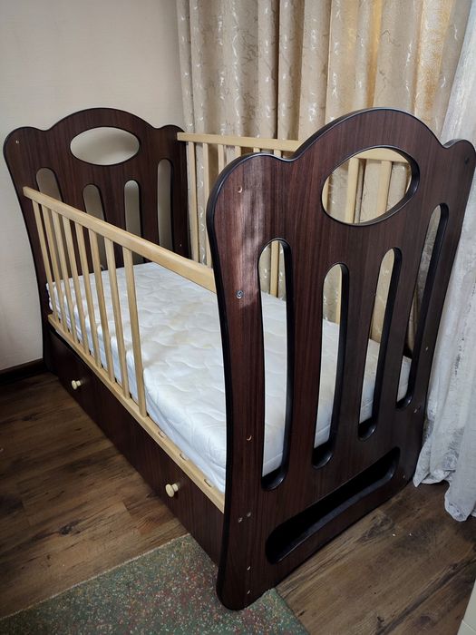Детская кроватка +матрас