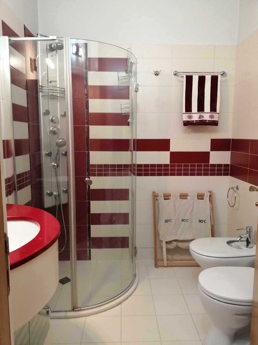 Дава се под наем Тристаен апартамент в София, Изток - 82 кв.м за 900 € - Снимка #8