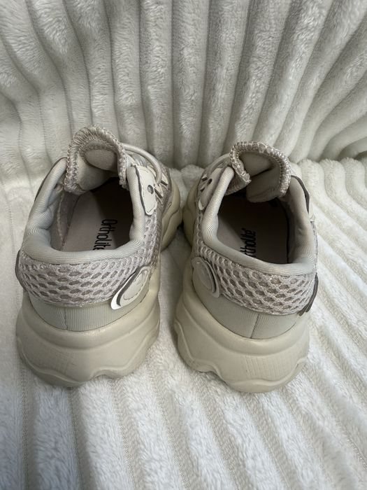 Adidas детски маратонки бежови