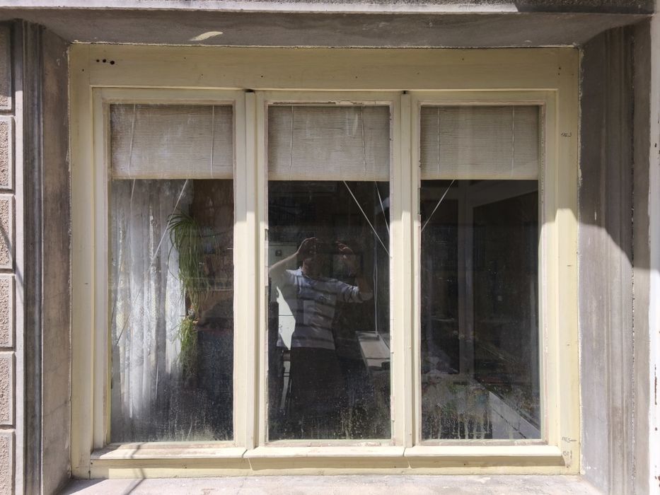 Продавам дървена дограма, два прозореца за 90 евро