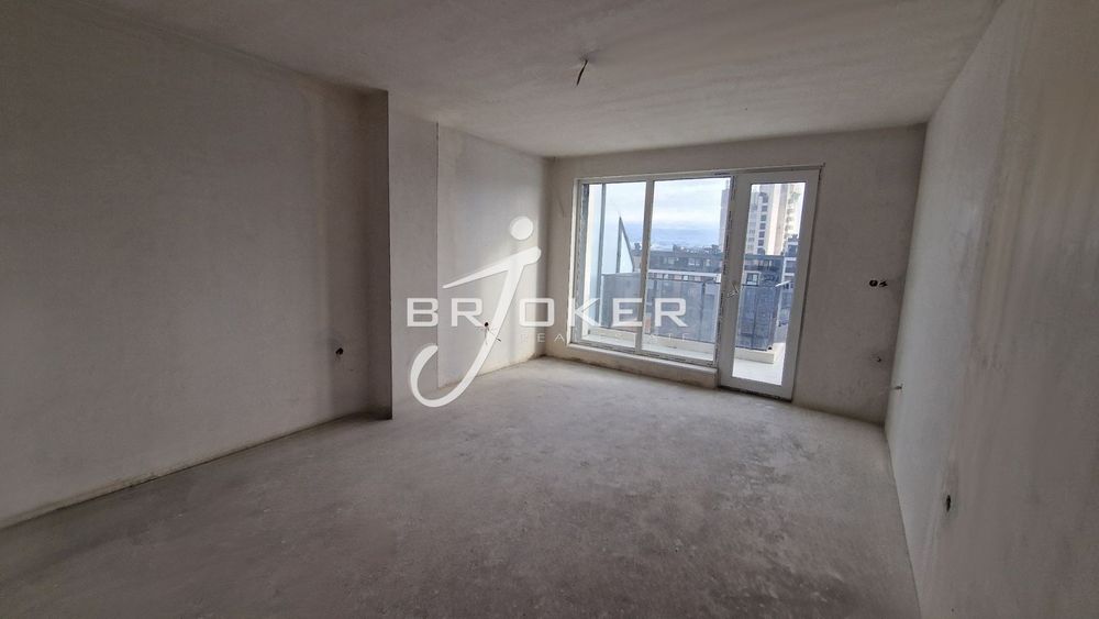 Продава се Четиристаен апартамент в Кърджали, Център - 193 кв.м за 1037 €/кв.м - Снимка #9