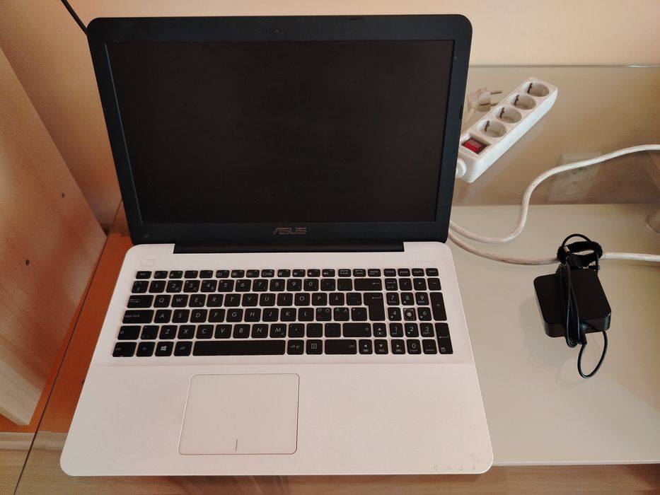 Laptop Asus X555LA